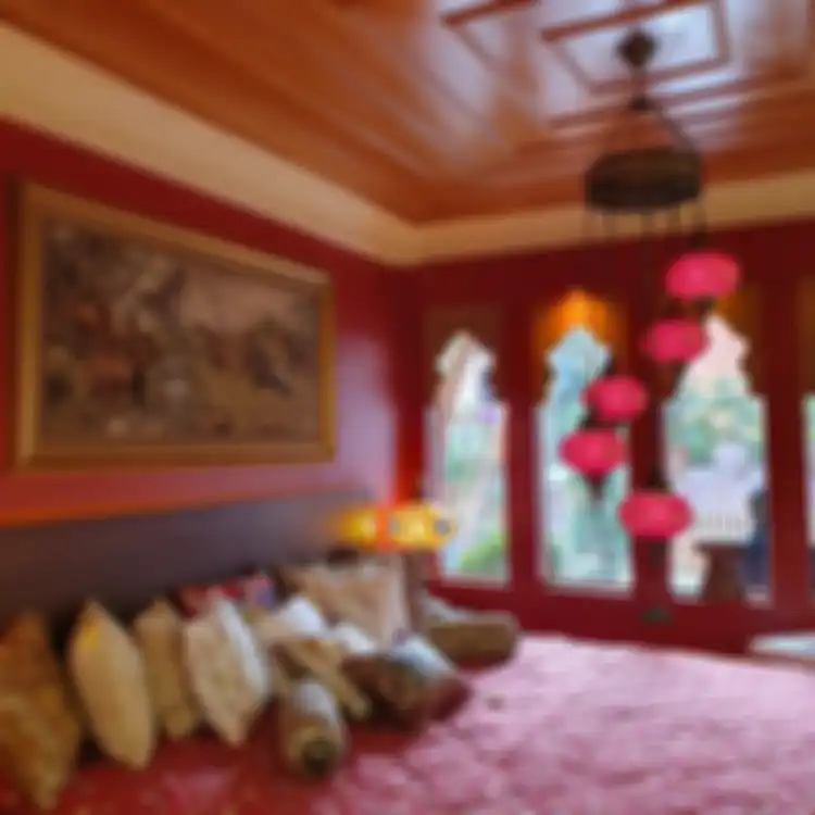 Remangremang di perlengkapan kamar tidur, SIlk House, mode auto