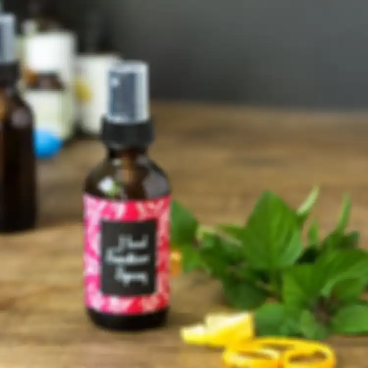 Hand sanitizer DIY.