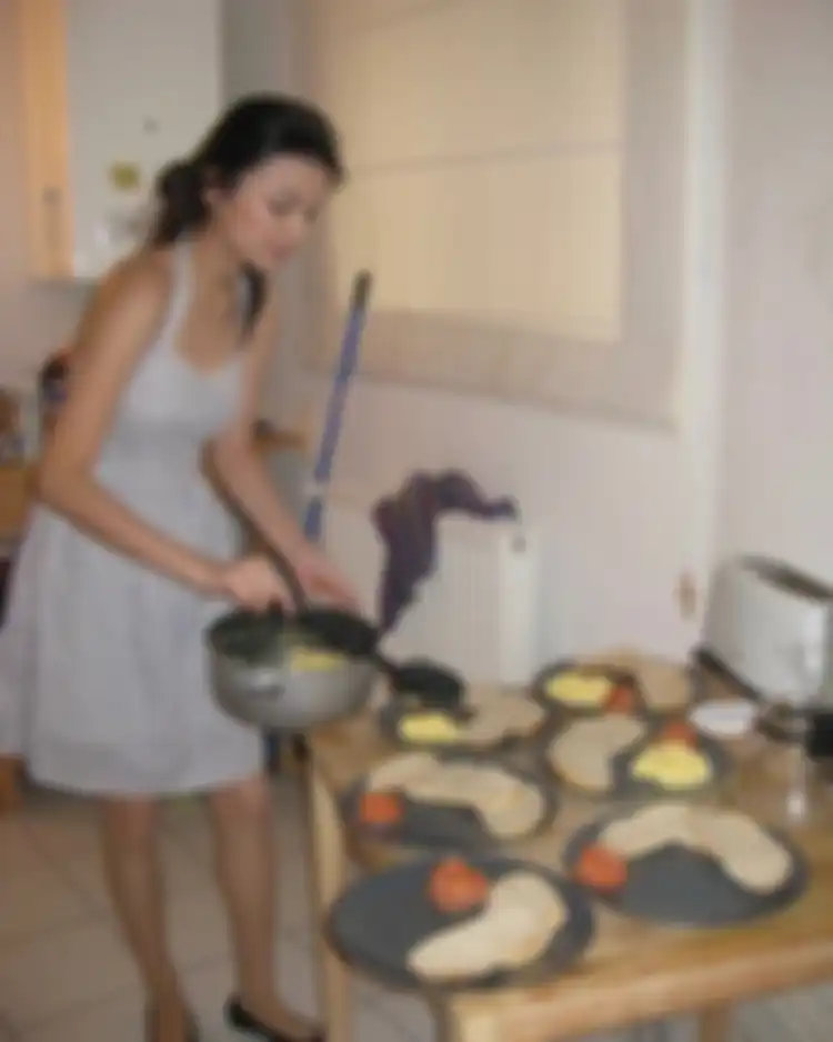 Penampilan Sederhana Raline Shah saat Memasak di Dapur 12 Tahun Lalu Disebut Sebagai Istri Idaman