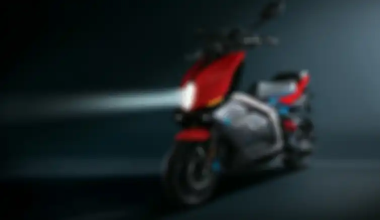 Motor listrik TVS X sudah bisa dipesan tapi hanya untuk pasar di India dengan harga Rp 46 jutaan.