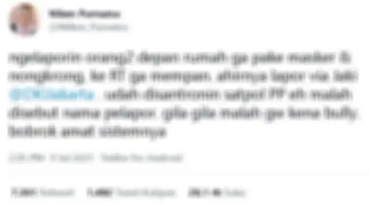 Unggahan akun @Niiken_Purnama yang mengaku namanya dibocorkan petugas saat melaporkan kerumunan menggunakan aplikasi JAKI.