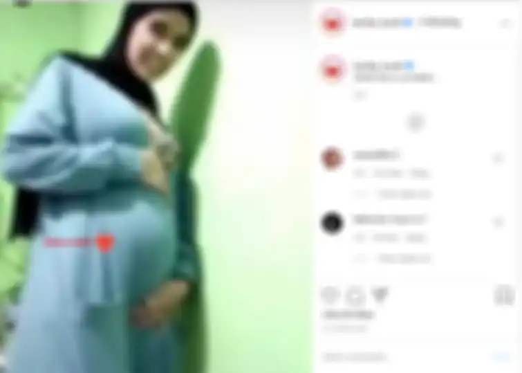 Nadya Mustika pamer baby bump.
