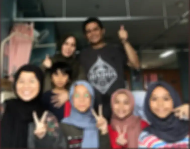 Satu keluarga positif covid-19 bermain TikTok saat masih dirawat dan diisolasi di rumah sakit, begini kabarnya sekarang