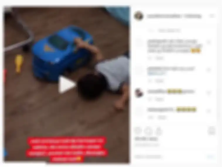 ternyata anak pertama  Arifin Ilham miliki hunian yang bertabur bunga