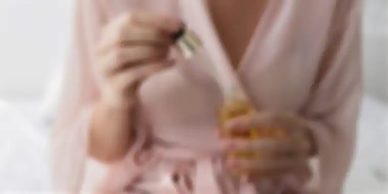 Memakai serum