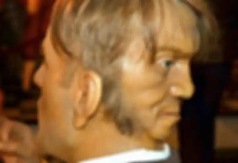 Edward Mordake saat wajahnya dibuat ulang menggunakan lilin