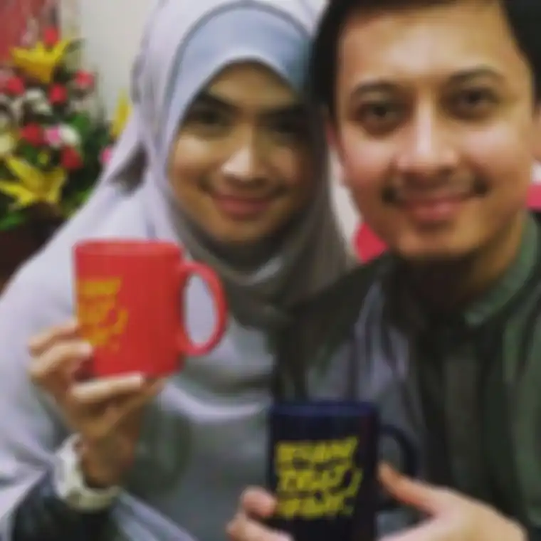 Potret Yulia Rachman dan suaminya  lzipco Hefzi