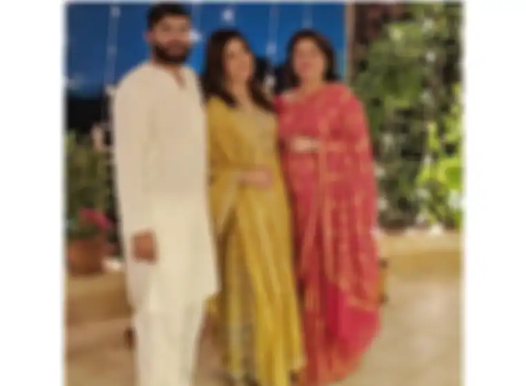 Outfit India Priyanka Chopra