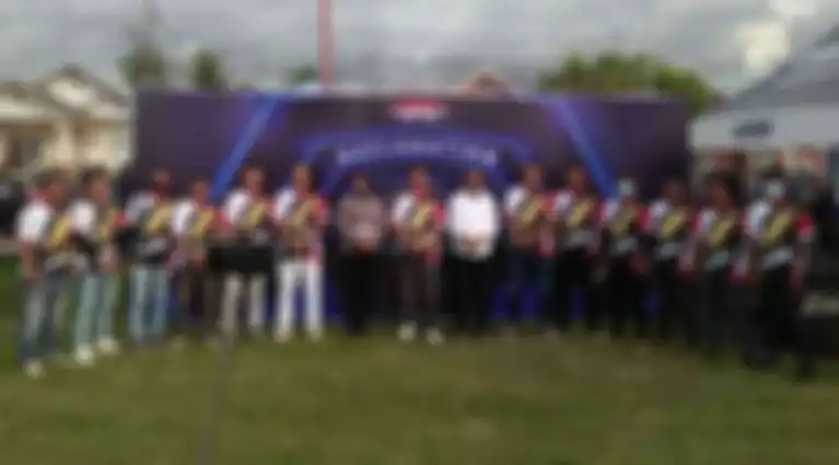 Satlantas Polres Gorontalo Utara mengawal konvoi sehingga deklarasi Triple X Gorontalo Utara berjalan lancar.