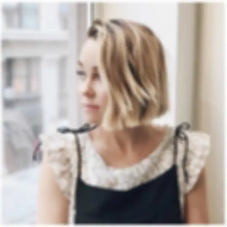 Blonde wavy bob