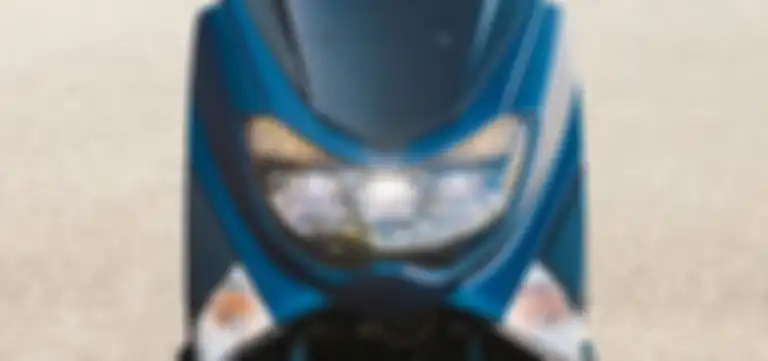 Bentuk depan NMAX 2020 Jepang masih versi lama.