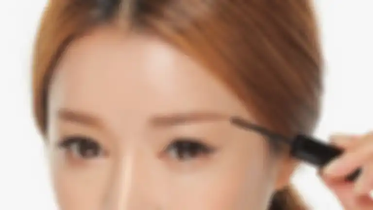 cream eyebrow