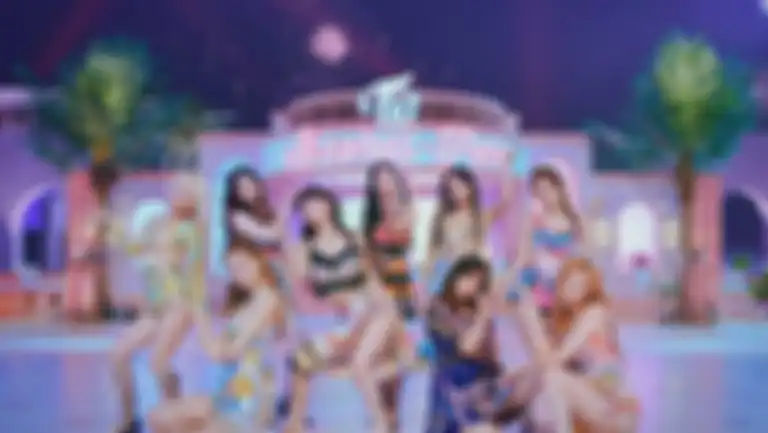Penampilan TWICE bawakan Alcohol Free di Ellen 