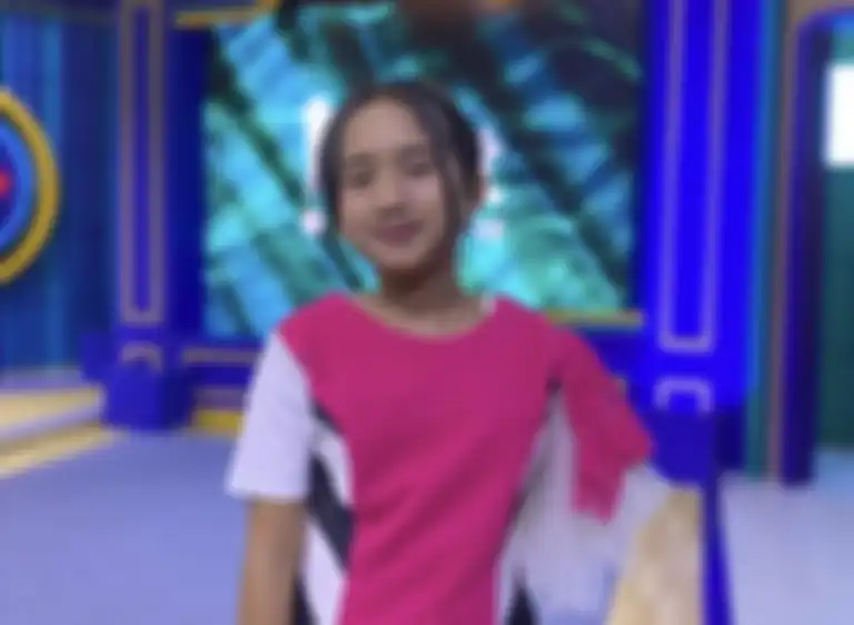 Elin pengamen cantik bikin jatuh hati netizen. Ini jawaban Elin yang bikin bapak-bapak kicep gegara dipaksa jadi anak angkat. 
