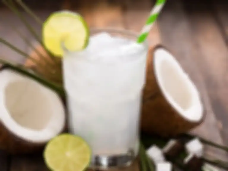 Kita harus menghentikan kebiasaan minum air kelapa apabila tubuh kita sedang dalam kondisi ini.