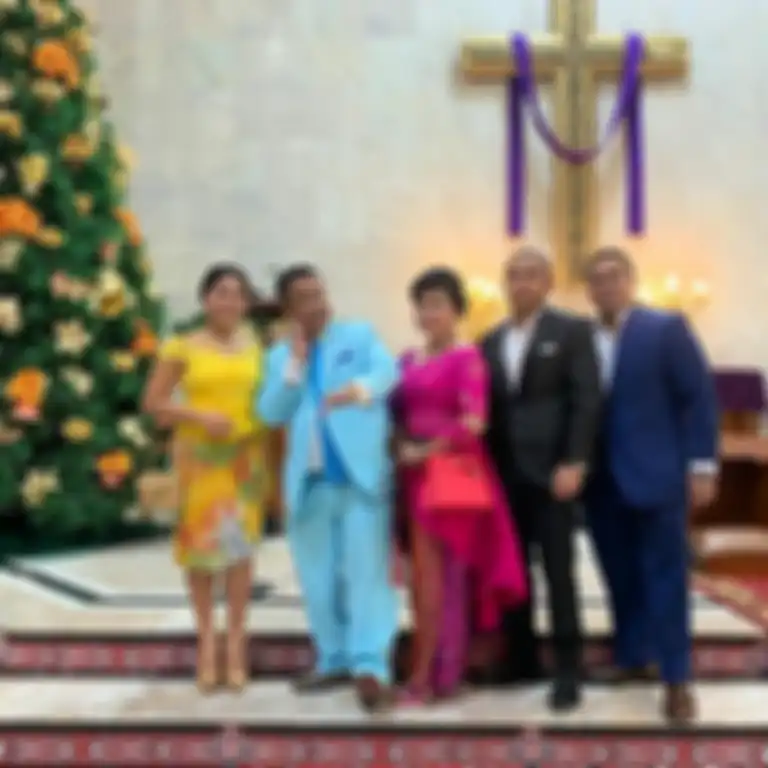 Penampilan mewah dan elegan Agustianne Marbun istri Hotman Paris tenteng tas harga ratusan juta rupiah saat ke gereja