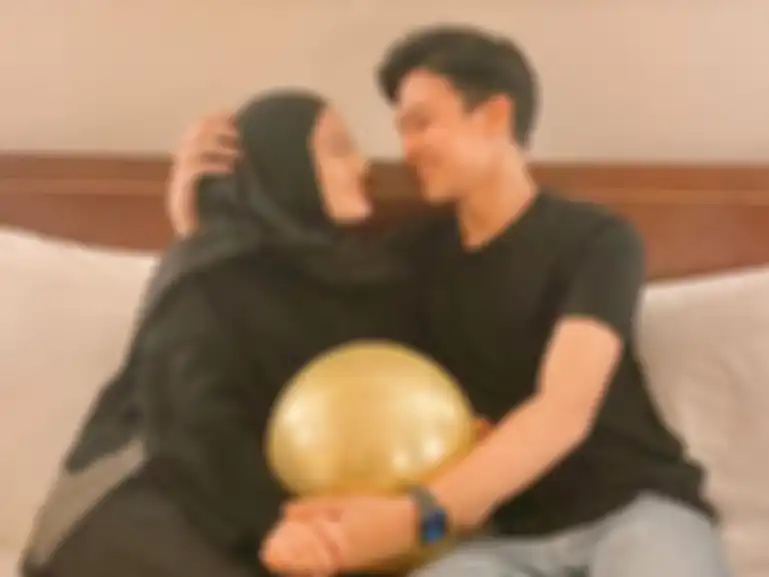 Dinda Hauw dan Rey Mbayang