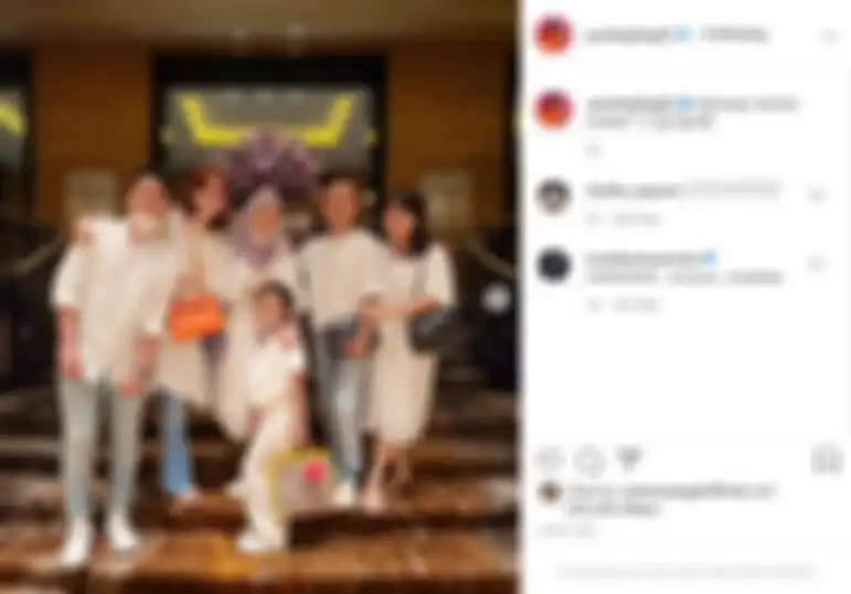 Tas oranye Ayu Ting Ting yang jadi sorotan