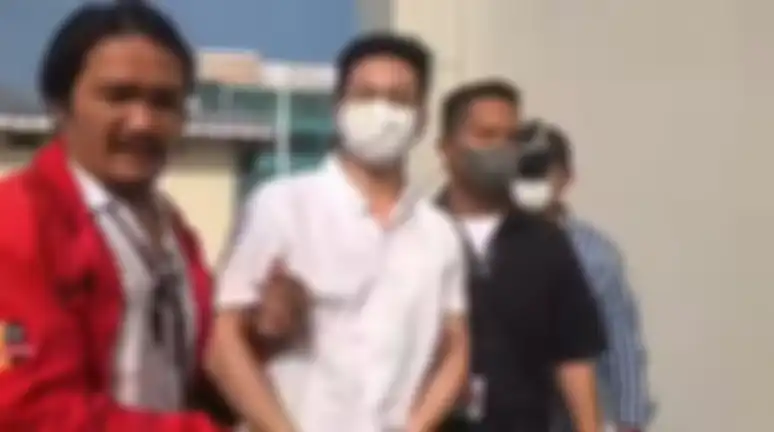 Penampilan Indra Kenz  berubah drastis, auranya disebut makin kusam