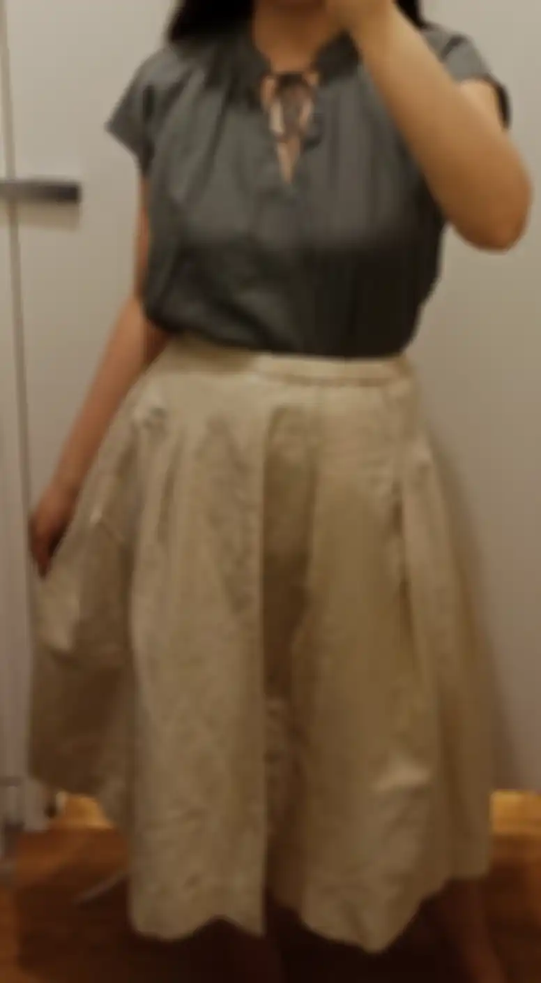 Blus Linen Blend Lengan Pendek + Rok Flare Katun Linen dari Uniqlo