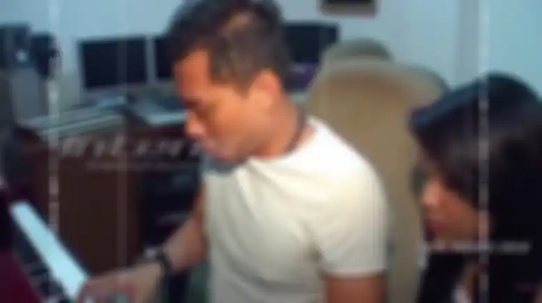 Anang bermain piano bersama Aurel