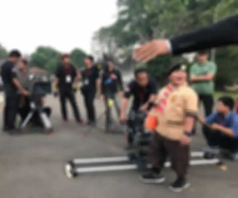 Fairel sedang diarahkan untuk beradegan owsem!