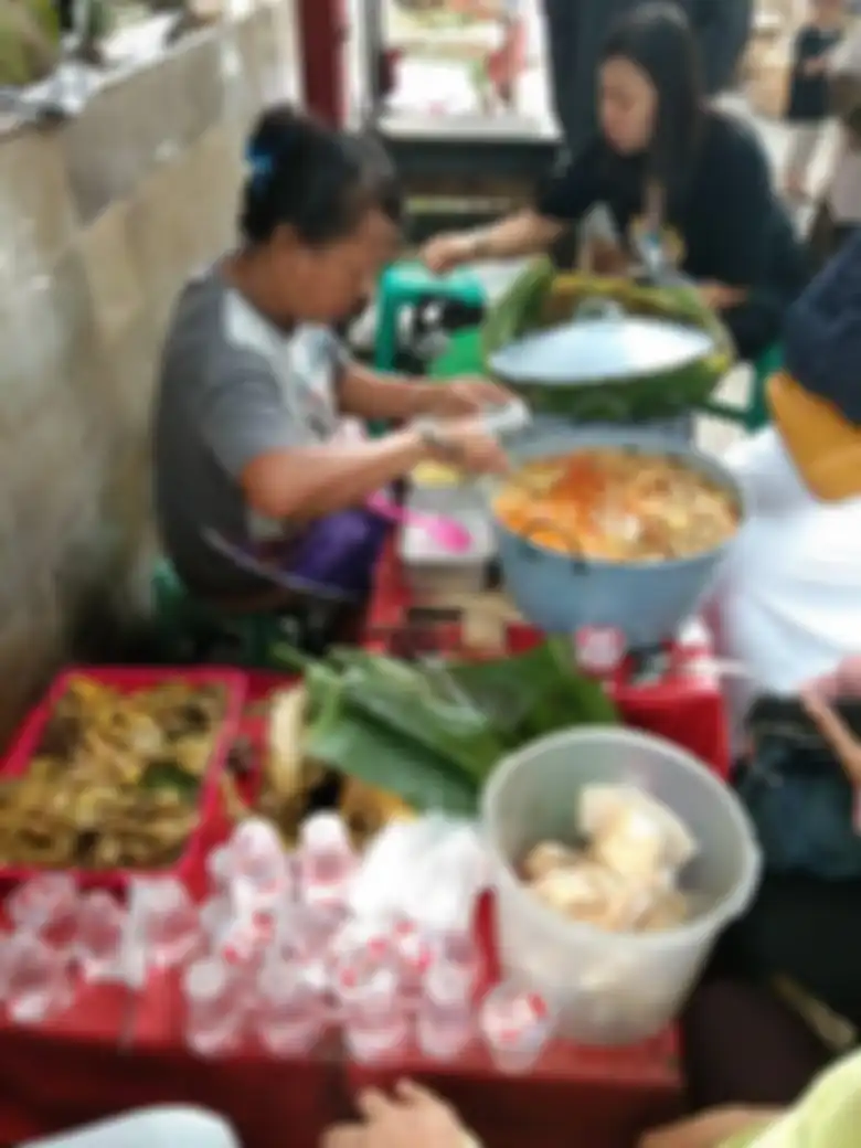 7 tempat wisata kuliner enak di Solo. Foto jajanan pun begitu menggoda mata. Yuk, kita cicipi. 