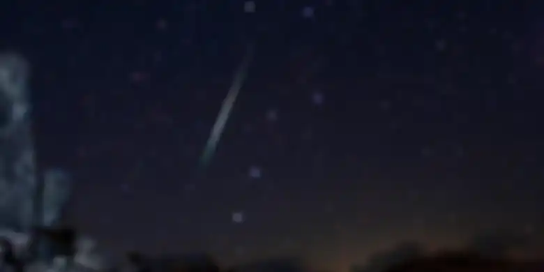 Ilustrasi hujan meteor Draconid 
