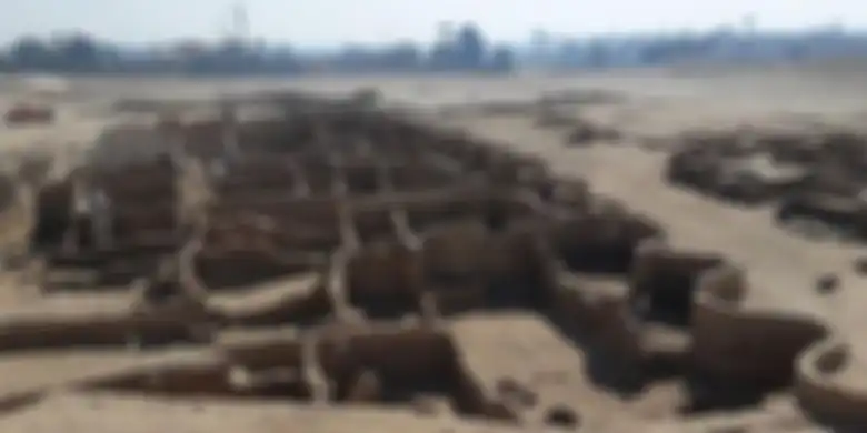 Kota ini diyakini dibangun pada masa Firaun Amenhotep III.