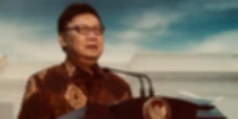 Foto Krisdayanti langsung digeruduk gegara blak-blakan bongkar gaji anggota DPR. Tjahjo Kumolo sampai buka isi dompetnya.