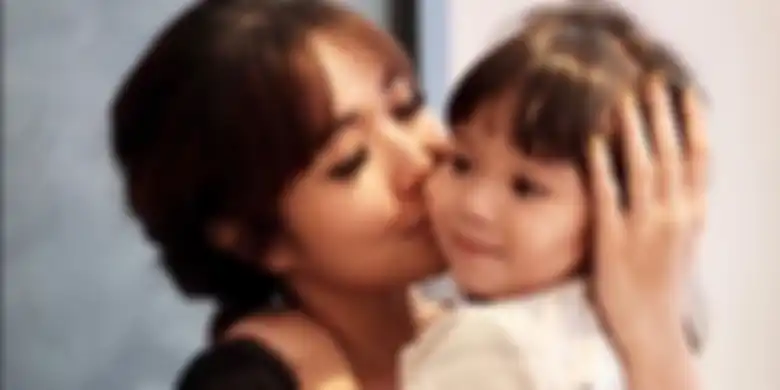 Gisella Anastasia bersama Gempita Nora Marten