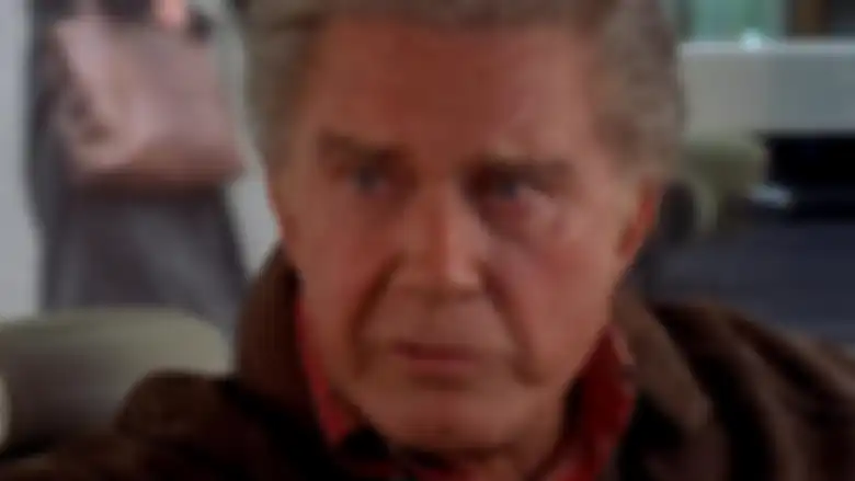 Cliff Robertson sebagai Paman Ben