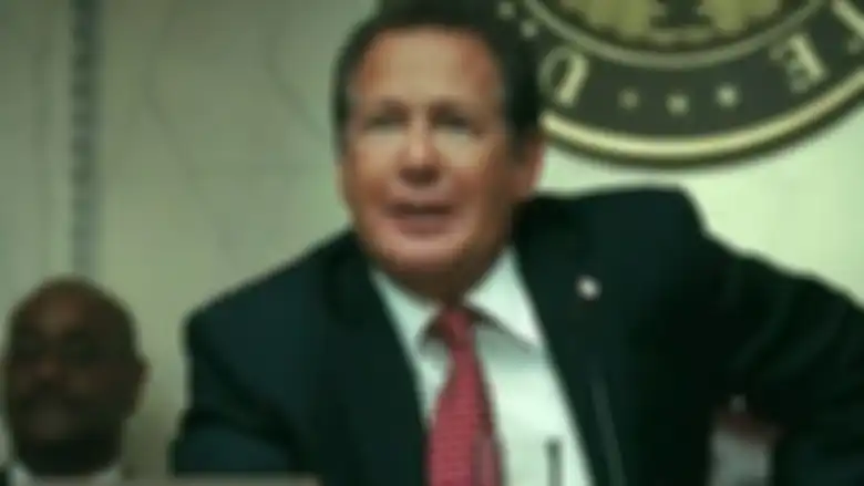 Gary Shandling sebagai Sn. Stern