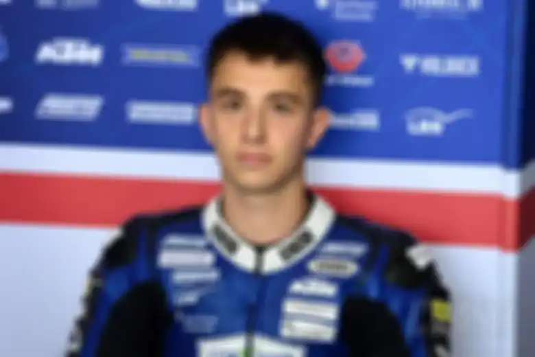 Foto kecelakaan fatal yang menimpa Jason Dupasquier pebalap motor yang berusia 19 tahun saat berlaga di sesi kualifikasi Moto3.