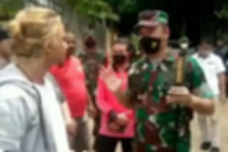 Sebuah foto yang berisi pesan berantai pendukung Habib Bahar Bin Smith  meminta sumbangan pengawalan ramai dibahas netizen.