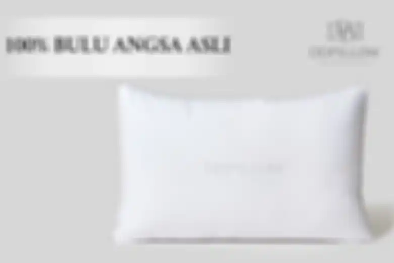 Bantal berbahan bulu angsa dapat membuat tidur jadi lebih nyaman.