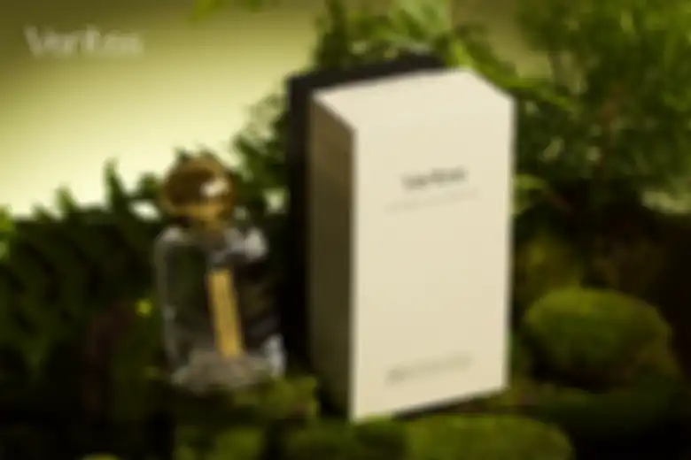 Verites menghadirkan kemasan elegan untuk setiap parfum.
