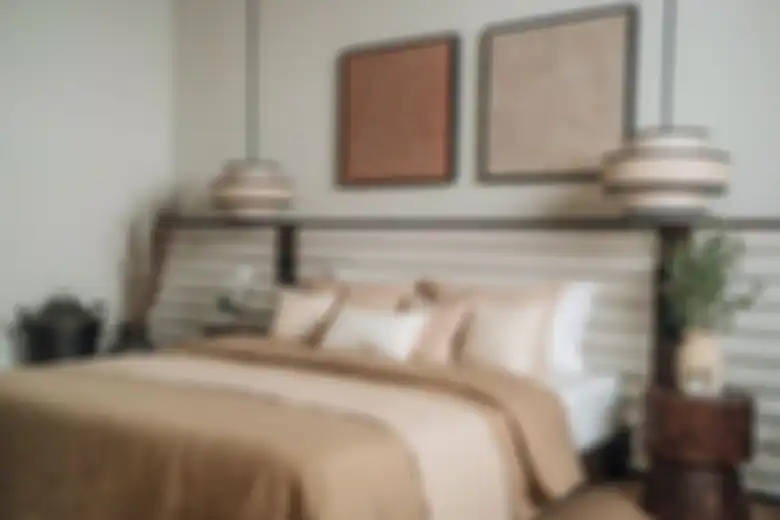 Suasana kamar yang nyaman dengan sentuhan sprei dari Indo Linen
