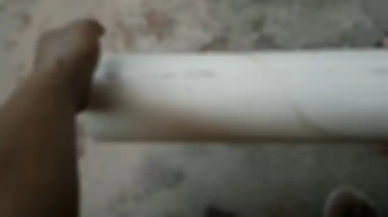 Pipa bekas untuk bahan membuat jas hujan