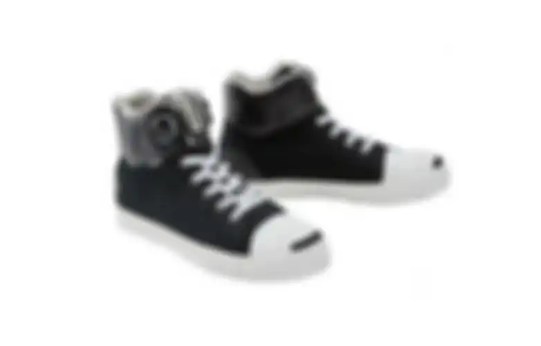 Sepatu turing RS Taichi RS-009 yang bergaya casual