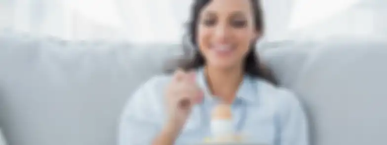 Makan telur rebus