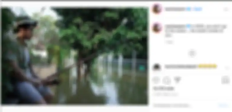 Foto Nicholas Sean Purnama mancing di depan rumah