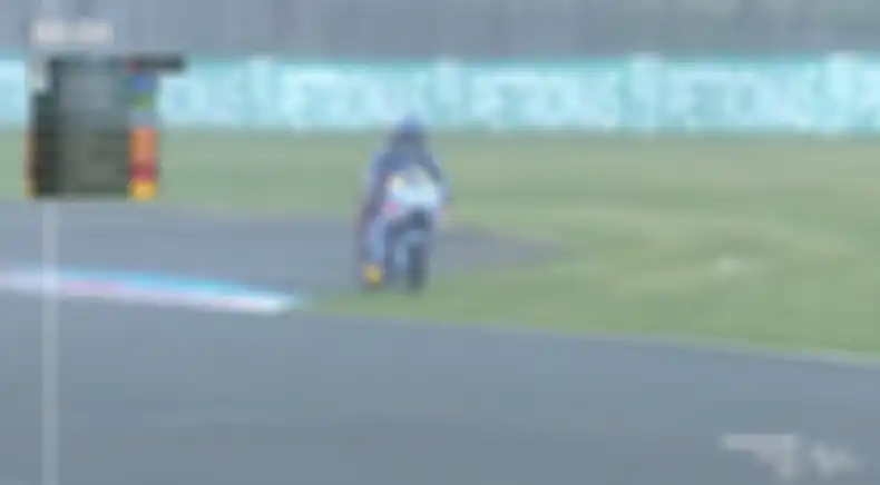 Motor Desmosedici-GP yang dipakai Alex Marquez mengeluarkan api usai Q1 MotoGP Argentina 2023.