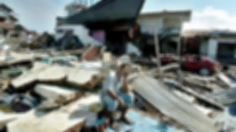 Ilustrasi tsunami Aceh 2004