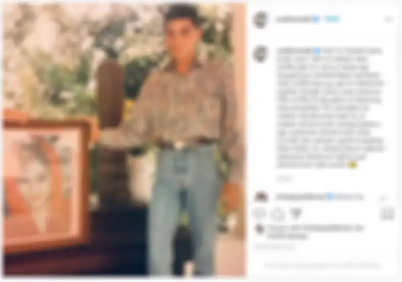 Raul Lemos waktu berkunjung ke makam Nike Ardilla.