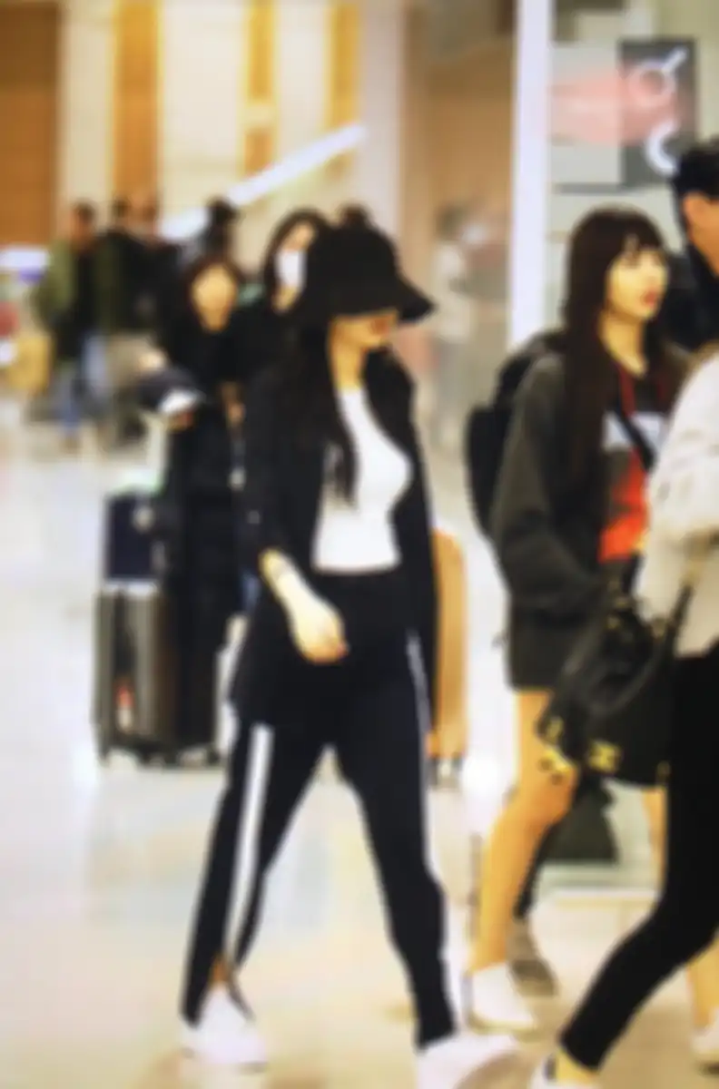 Jennie BLACKPINK bucket hat