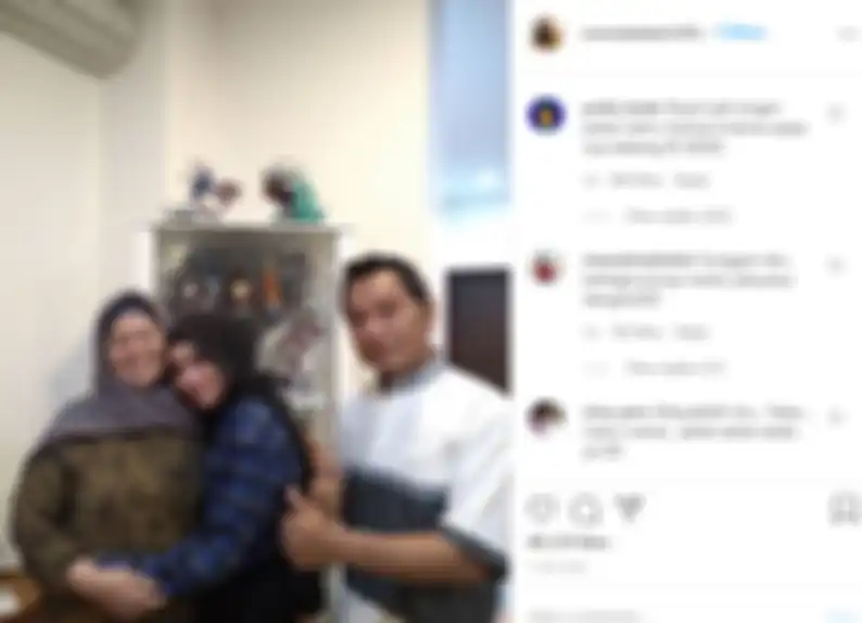 Potret kedekatan ibunda Rizky Billar dengan Lesty Kejora