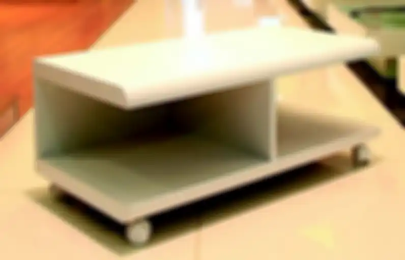 Furnitur beroda dengan desain minimalis. 