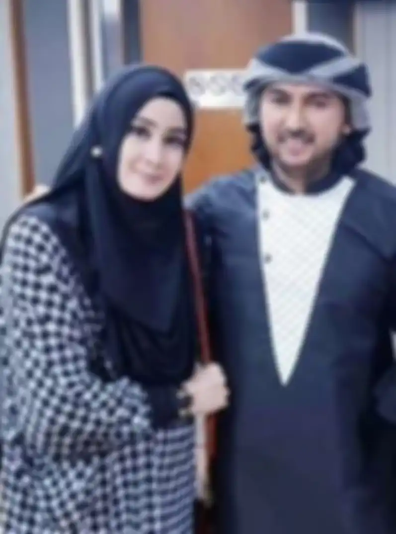 Ustaz Al Habsyi Pamer Istri Barunya yang Sudah Terkenal