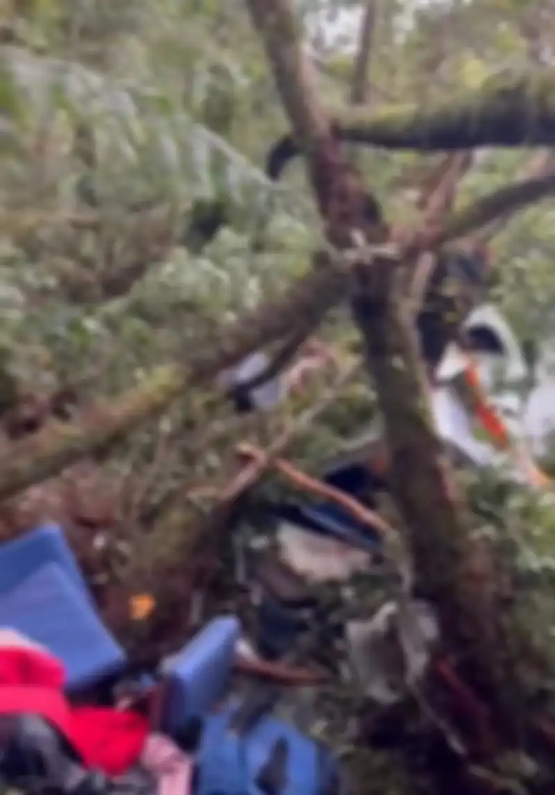 Penampakan bangkai helikopter rombongan Kapolda Jambi Irjen Rusdi Hartono di hutan Kerinci.